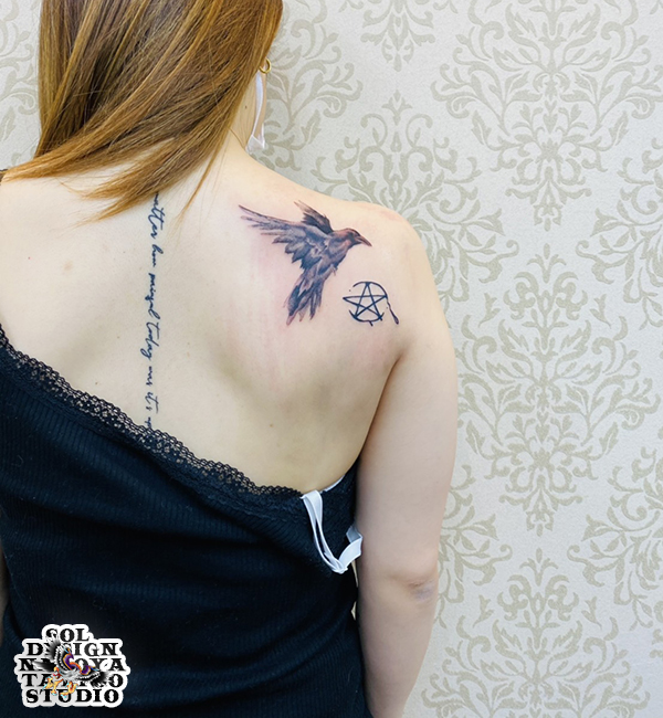 名古屋　タトゥー　女性